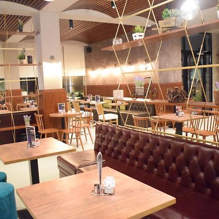 Bluepoint Hotel Tepelene Екстериор снимка