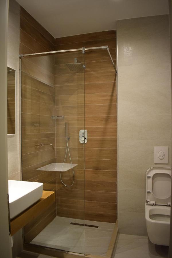 Bluepoint Hotel Tepelene Екстериор снимка