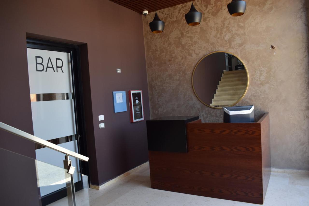 Bluepoint Hotel Tepelene Екстериор снимка