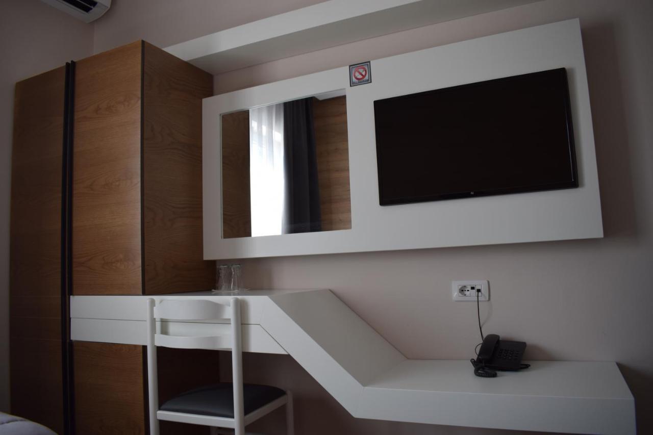 Bluepoint Hotel Tepelene Екстериор снимка