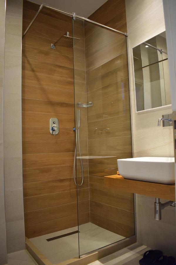 Bluepoint Hotel Tepelene Екстериор снимка