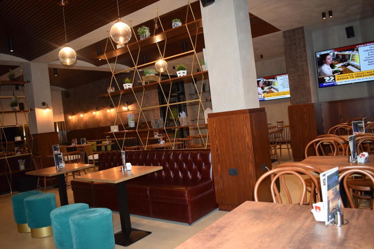 Bluepoint Hotel Tepelene Екстериор снимка